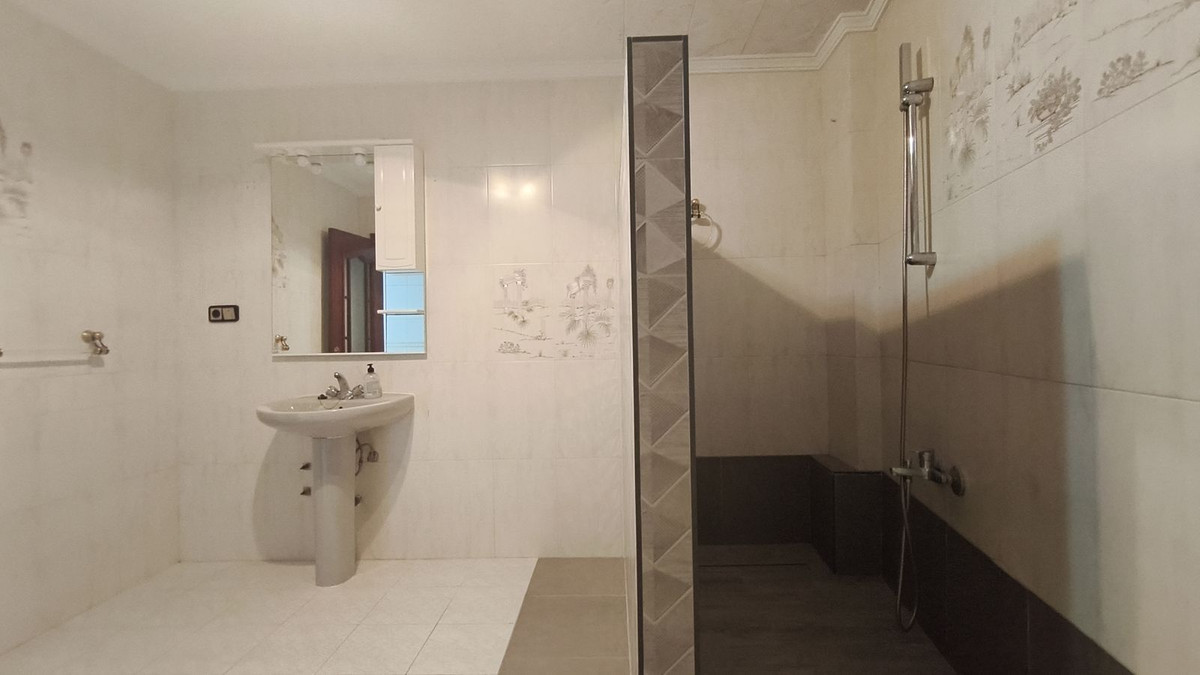 4 Bed Townhouse for sale in Alhaurín El Grande Costa Del Sol, Málaga, Spain
