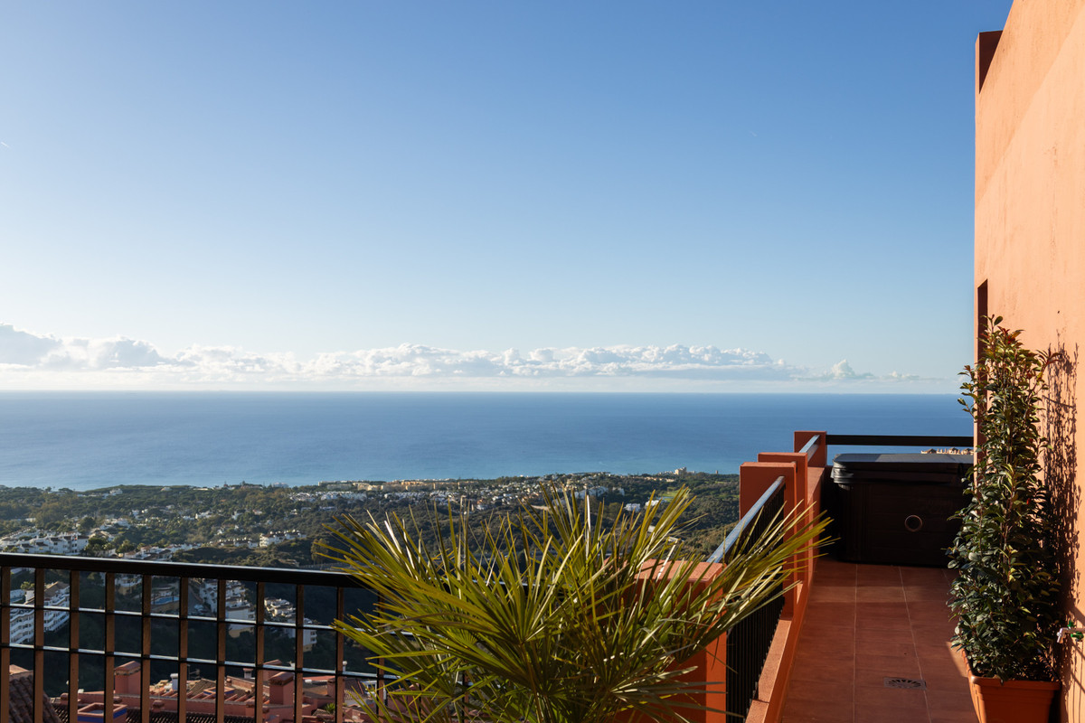 3 Bed Apartment for sale in Mijas Costa Del Sol, Málaga, Spain