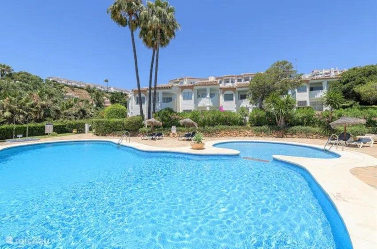 2 Bed Apartment for sale in Calahonda Costa Del Sol, Málaga, Spain