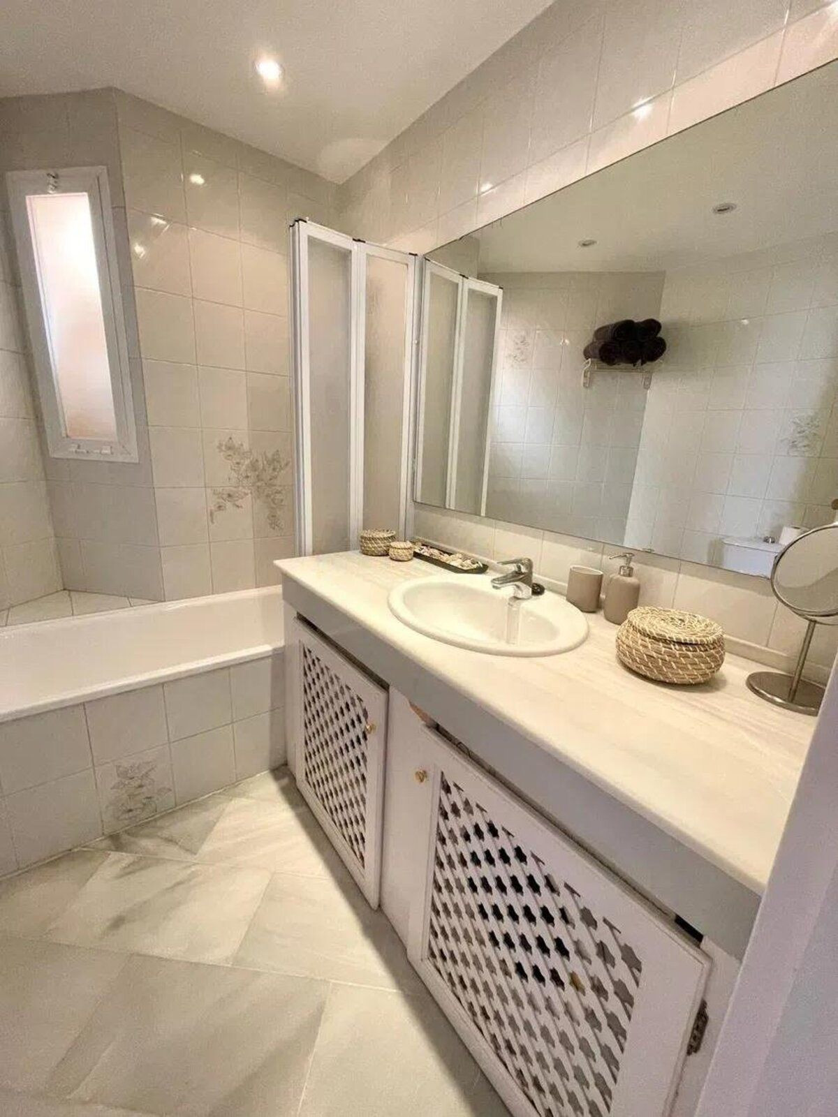 2 Bed Apartment for sale in Calahonda Costa Del Sol, Málaga, Spain