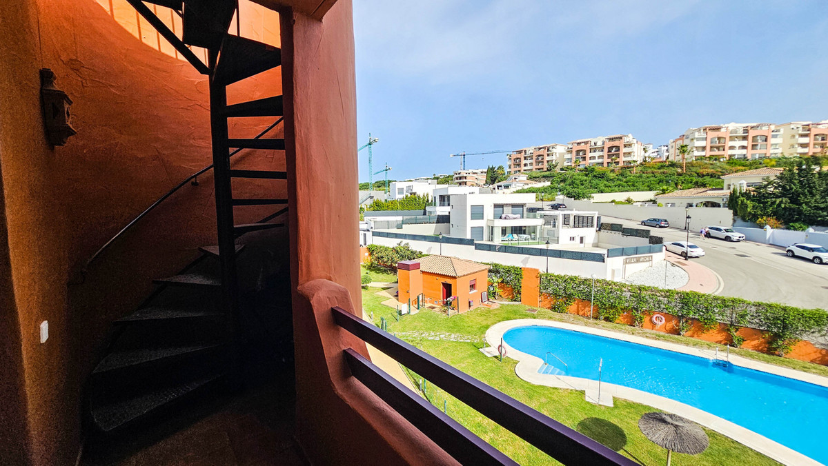 2 Bed Apartment for sale in La Duquesa Costa Del Sol, Málaga, Spain