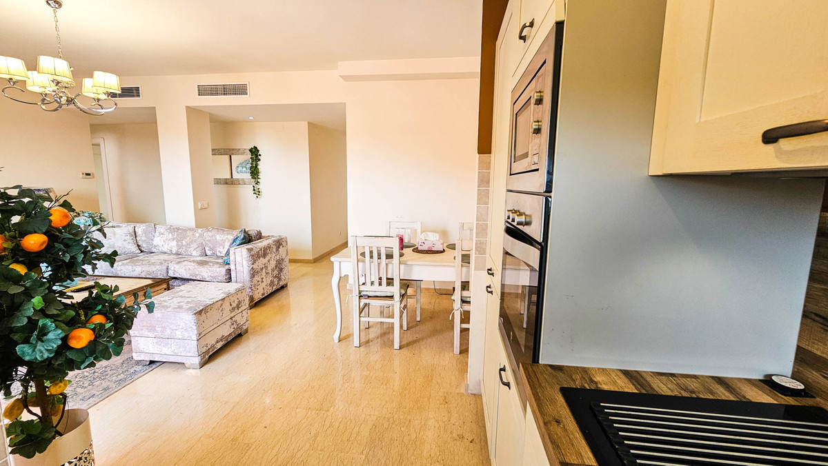 2 Bed Apartment for sale in La Duquesa Costa Del Sol, Málaga, Spain