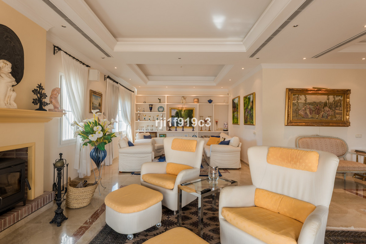 4 Bed Townhouse for sale in Elviria Costa Del Sol, Málaga, Spain