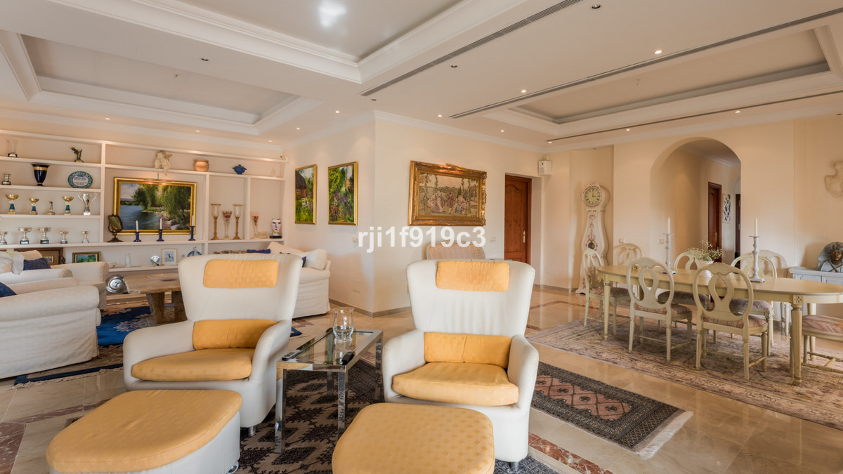 4 Bed Townhouse for sale in Elviria Costa Del Sol, Málaga, Spain
