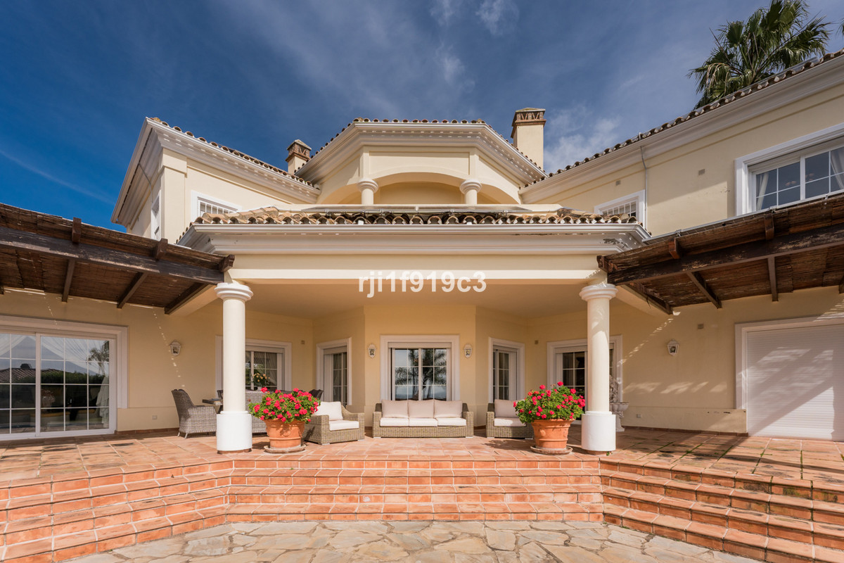 4 Bed Townhouse for sale in Elviria Costa Del Sol, Málaga, Spain