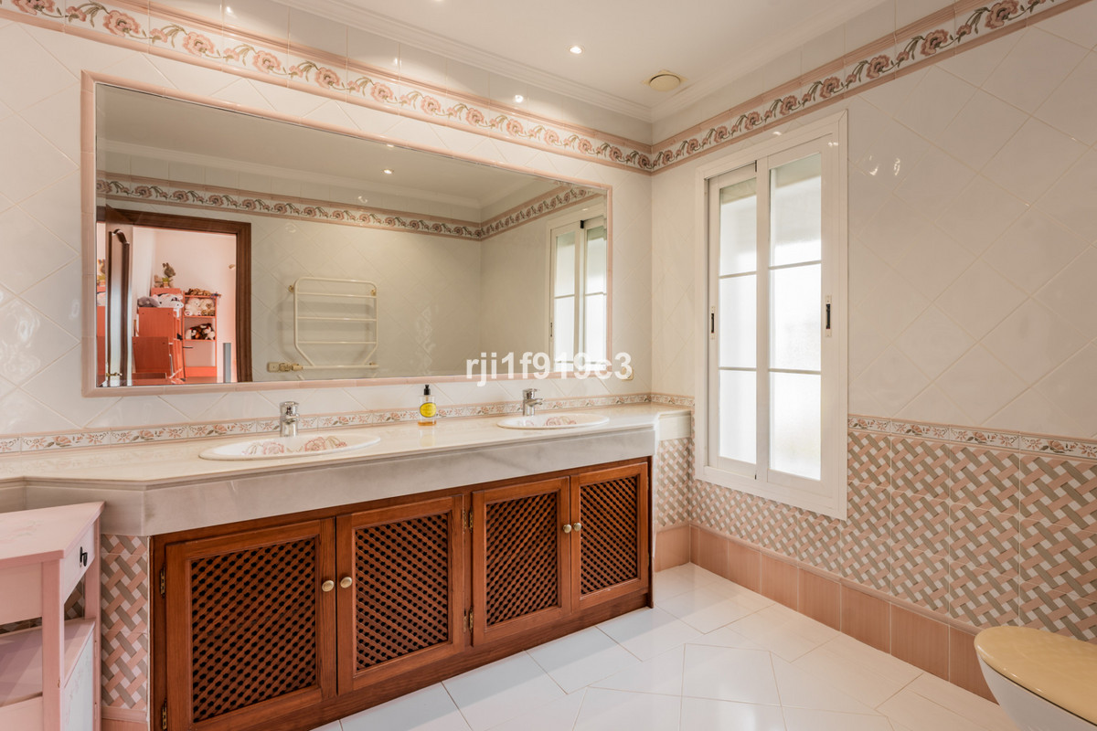 4 Bed Townhouse for sale in Elviria Costa Del Sol, Málaga, Spain