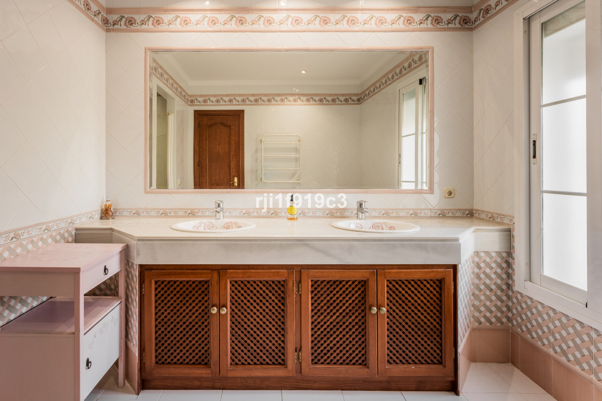 4 Bed Townhouse for sale in Elviria Costa Del Sol, Málaga, Spain