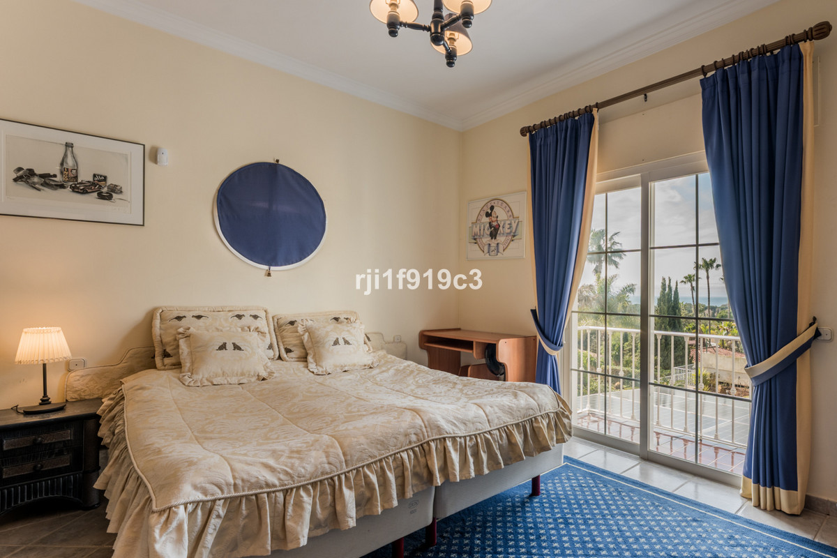4 Bed Townhouse for sale in Elviria Costa Del Sol, Málaga, Spain
