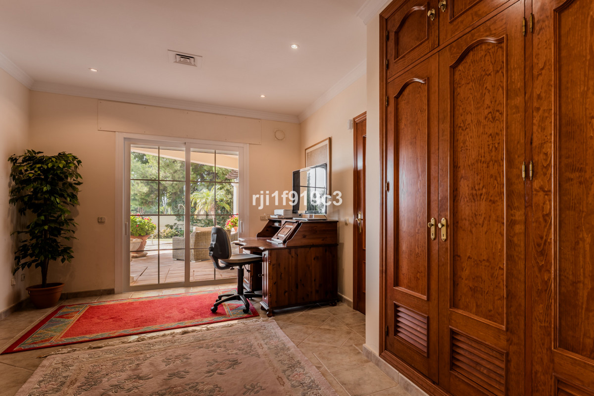 4 Bed Townhouse for sale in Elviria Costa Del Sol, Málaga, Spain