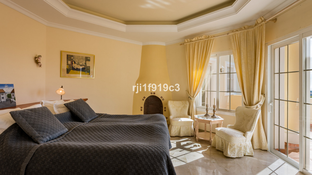 4 Bed Townhouse for sale in Elviria Costa Del Sol, Málaga, Spain