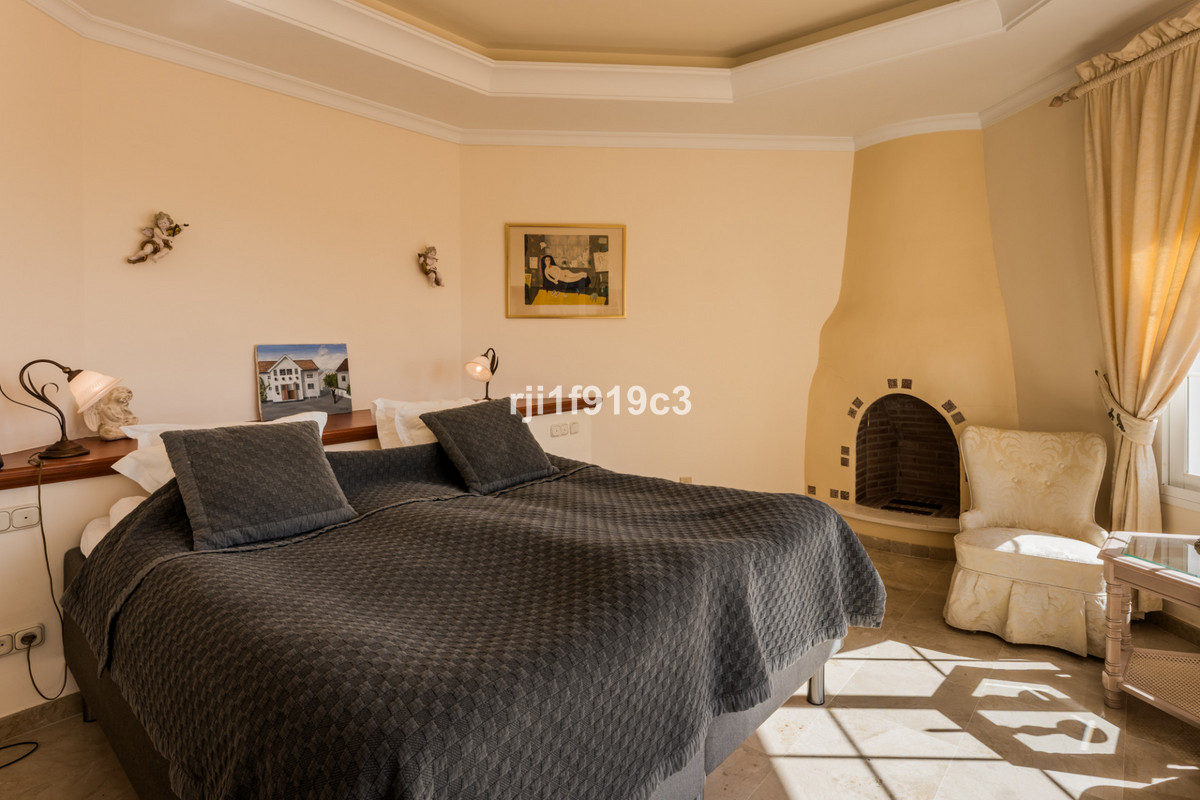 4 Bed Townhouse for sale in Elviria Costa Del Sol, Málaga, Spain