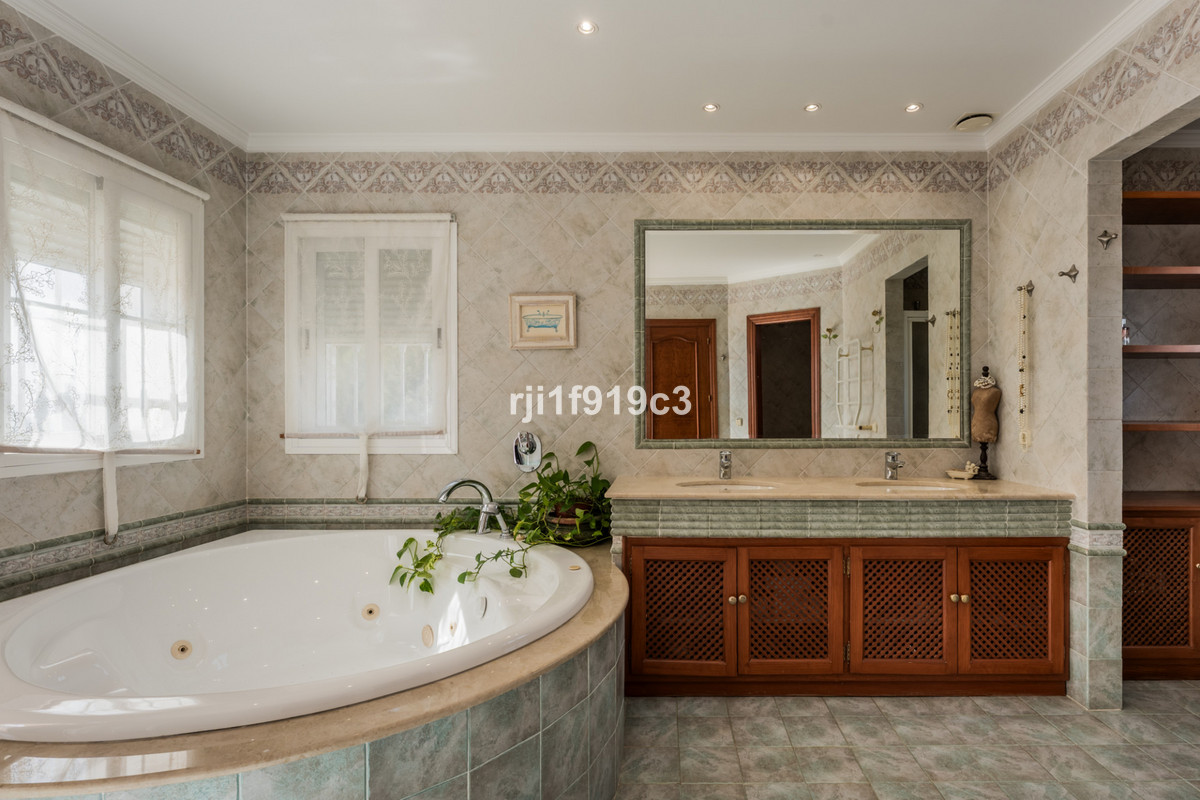 4 Bed Townhouse for sale in Elviria Costa Del Sol, Málaga, Spain