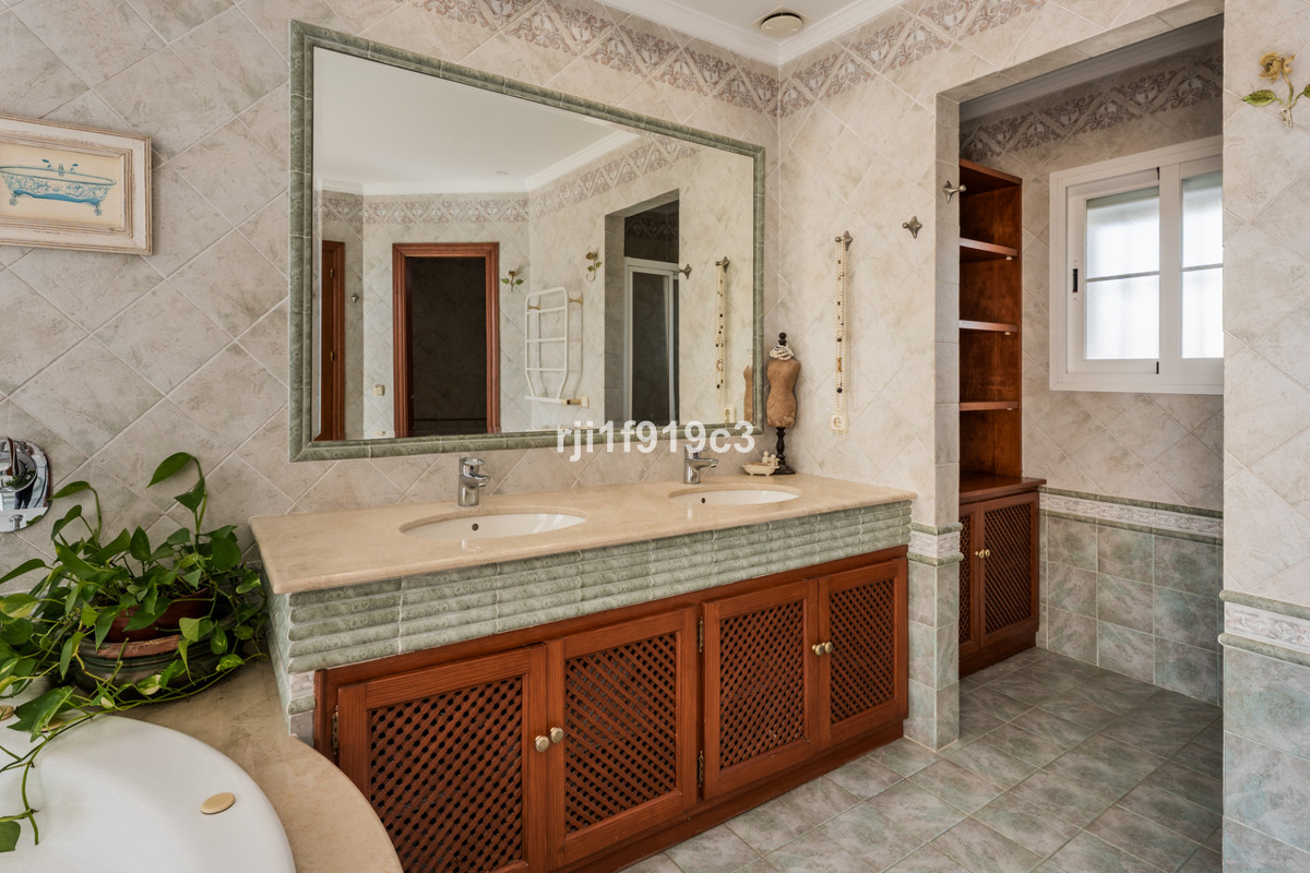 4 Bed Townhouse for sale in Elviria Costa Del Sol, Málaga, Spain