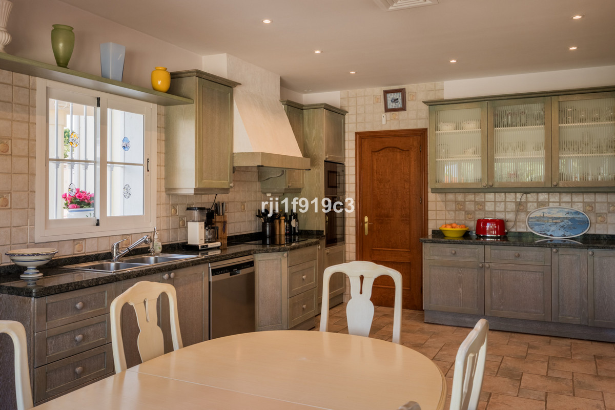 4 Bed Townhouse for sale in Elviria Costa Del Sol, Málaga, Spain