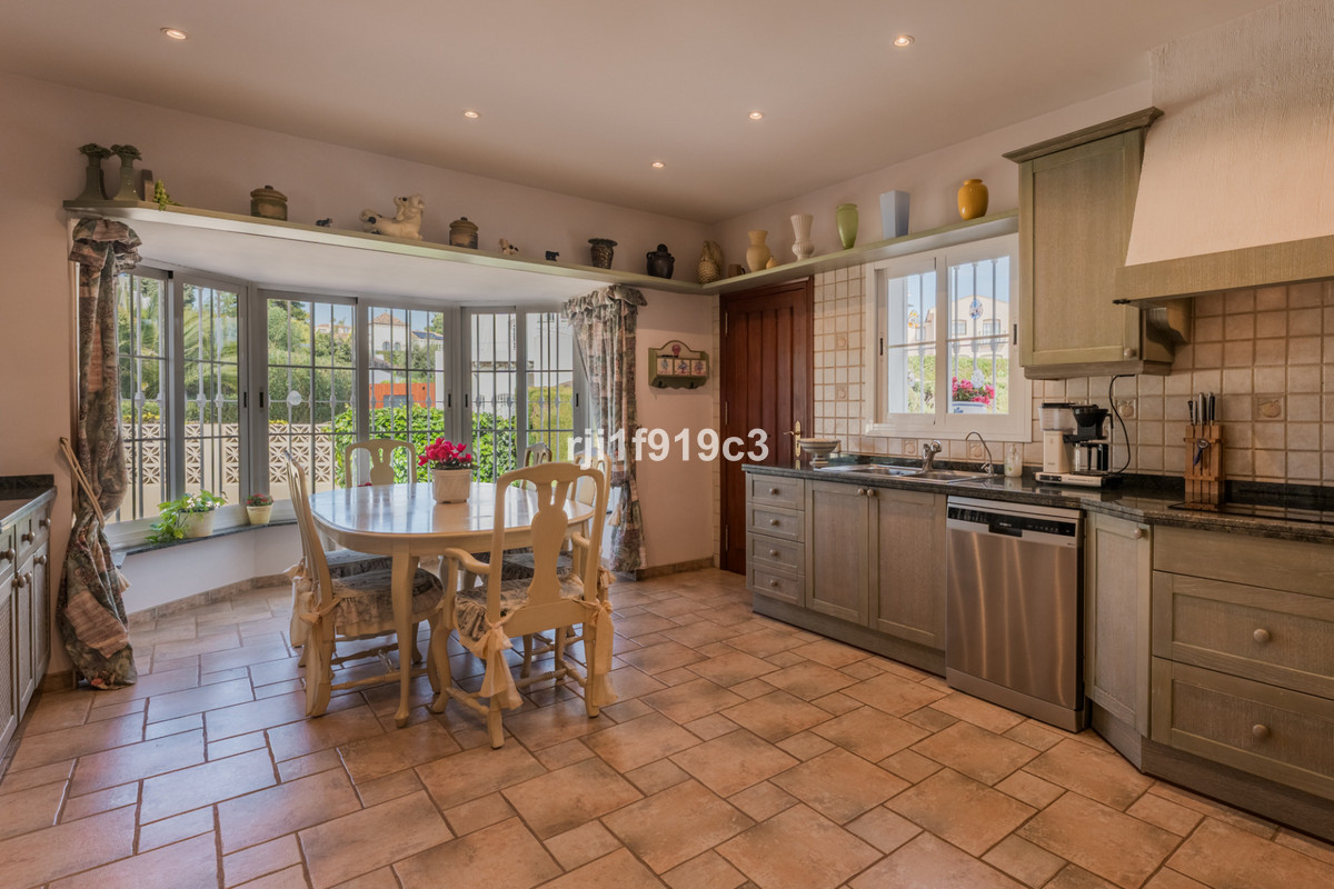 4 Bed Townhouse for sale in Elviria Costa Del Sol, Málaga, Spain