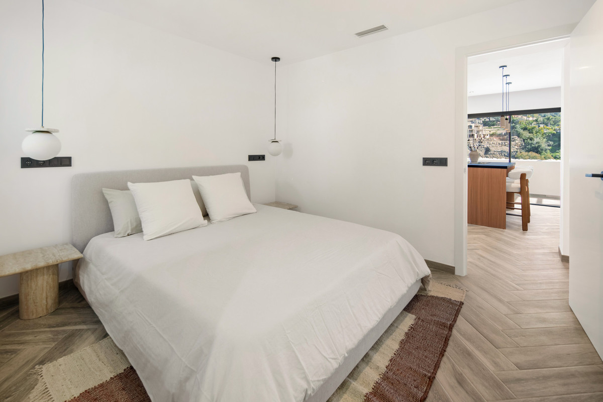 3 Bed Apartment for sale in La Quinta Costa Del Sol, Málaga, Spain
