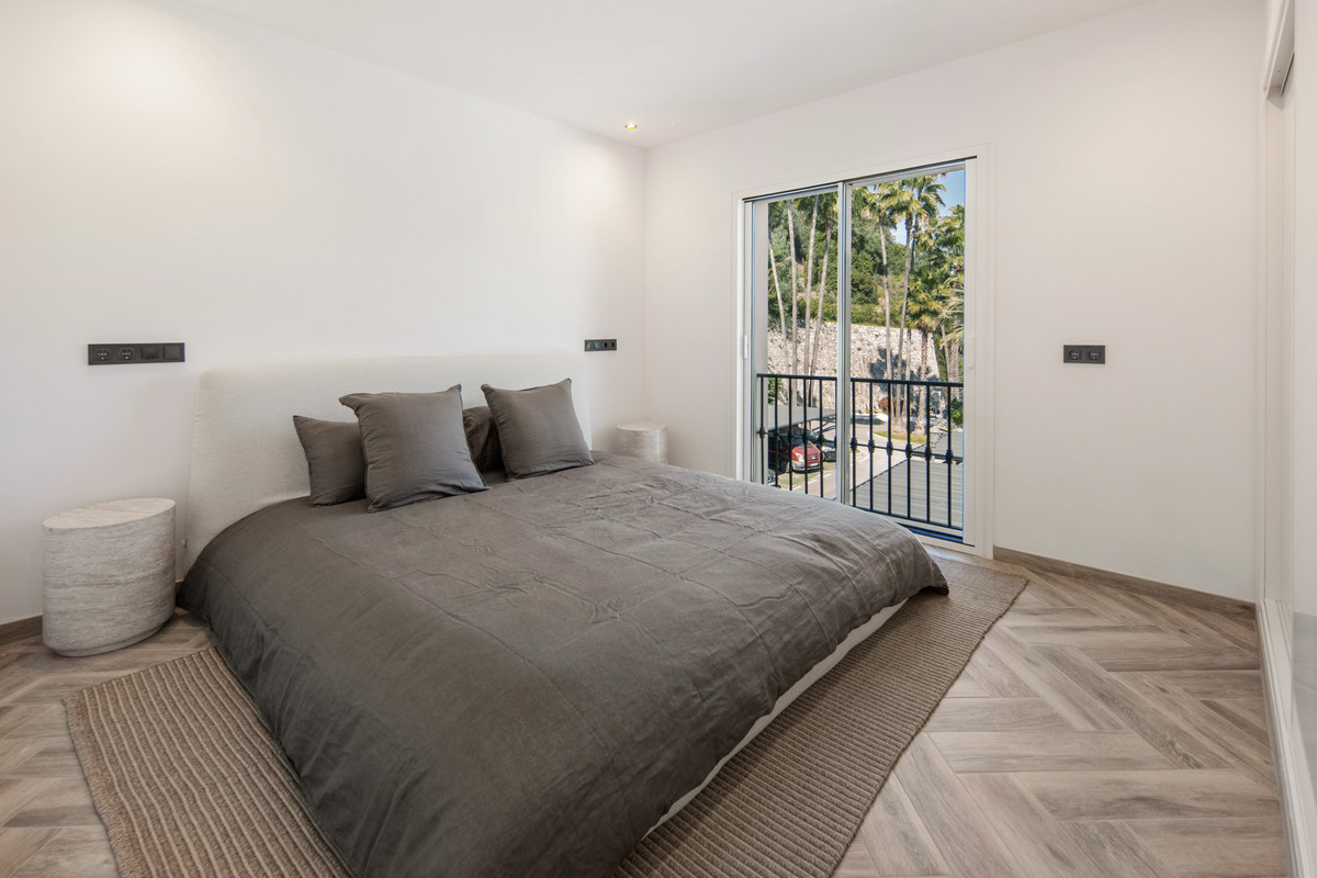 3 Bed Apartment for sale in La Quinta Costa Del Sol, Málaga, Spain
