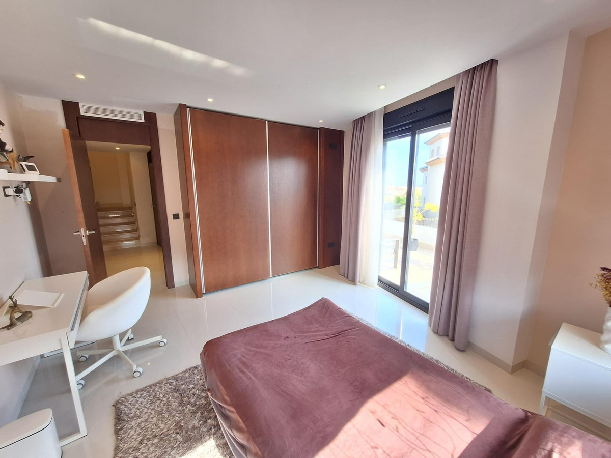 Se vende Bungalow de 3 dormitorios en Costa Blanca, Alicante, España