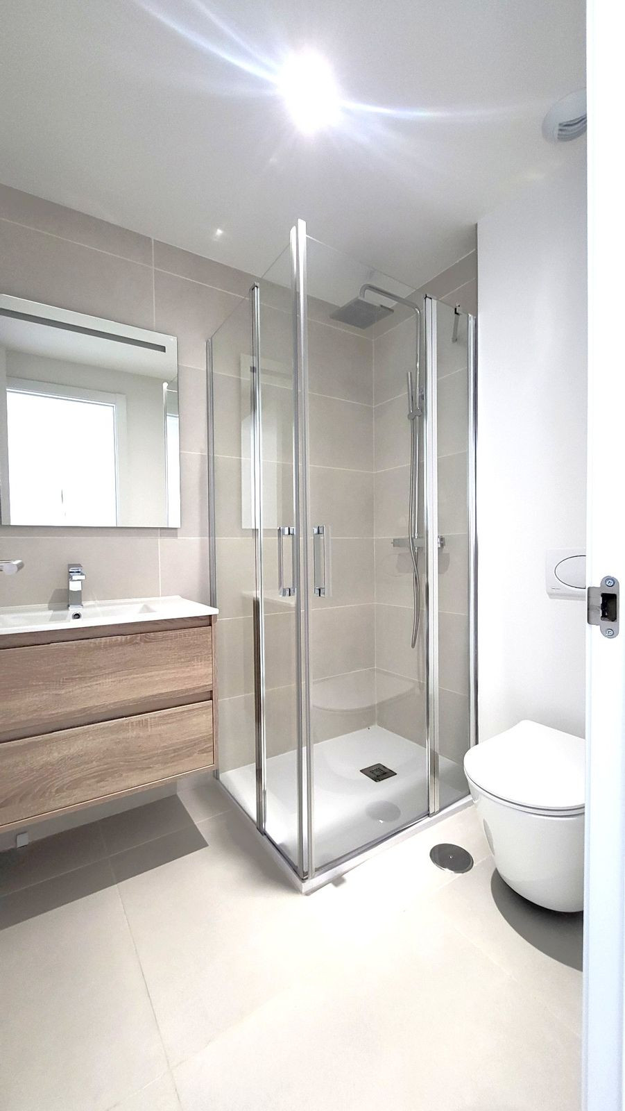 Se vende Apartamento Planta Media de 3 dormitorios en Costa Del Sol, Málaga, España