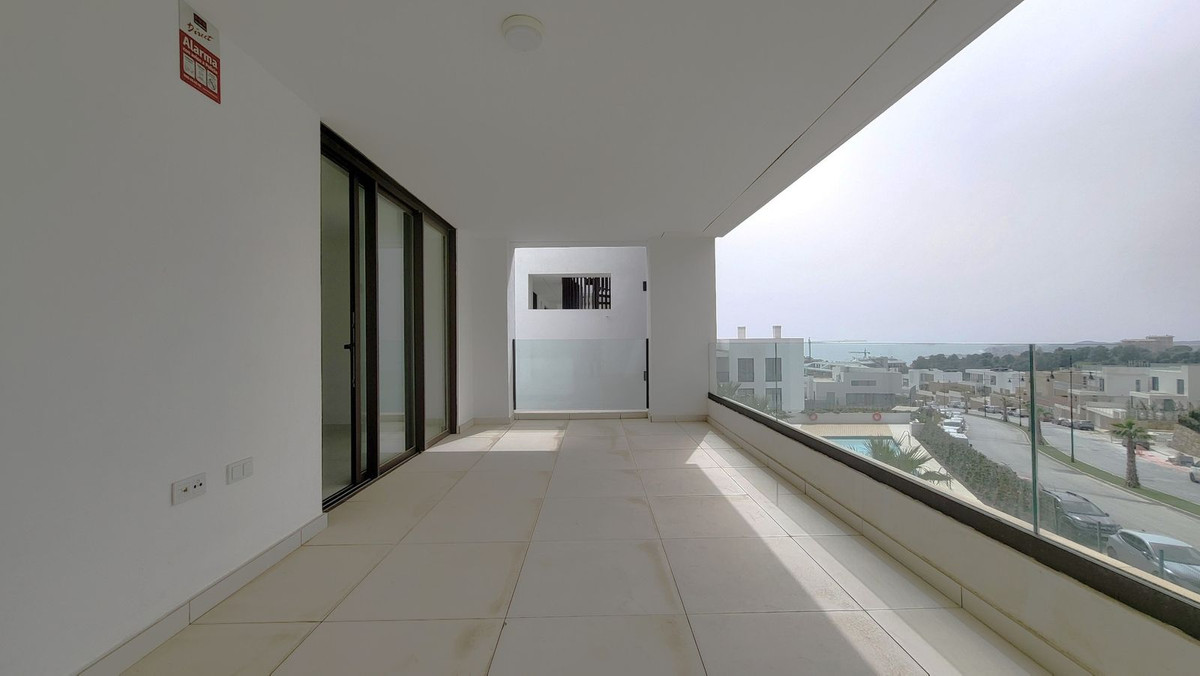 Se vende Apartamento Planta Media de 3 dormitorios en Costa Del Sol, Málaga, España