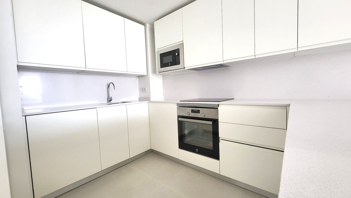 Se vende Apartamento Planta Media de 3 dormitorios en Costa Del Sol, Málaga, España
