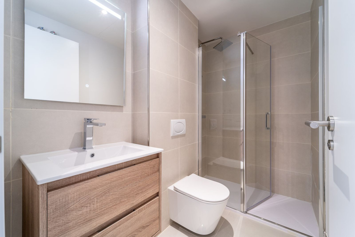 Se vende Apartamento Planta Media de 3 dormitorios en Costa Del Sol, Málaga, España