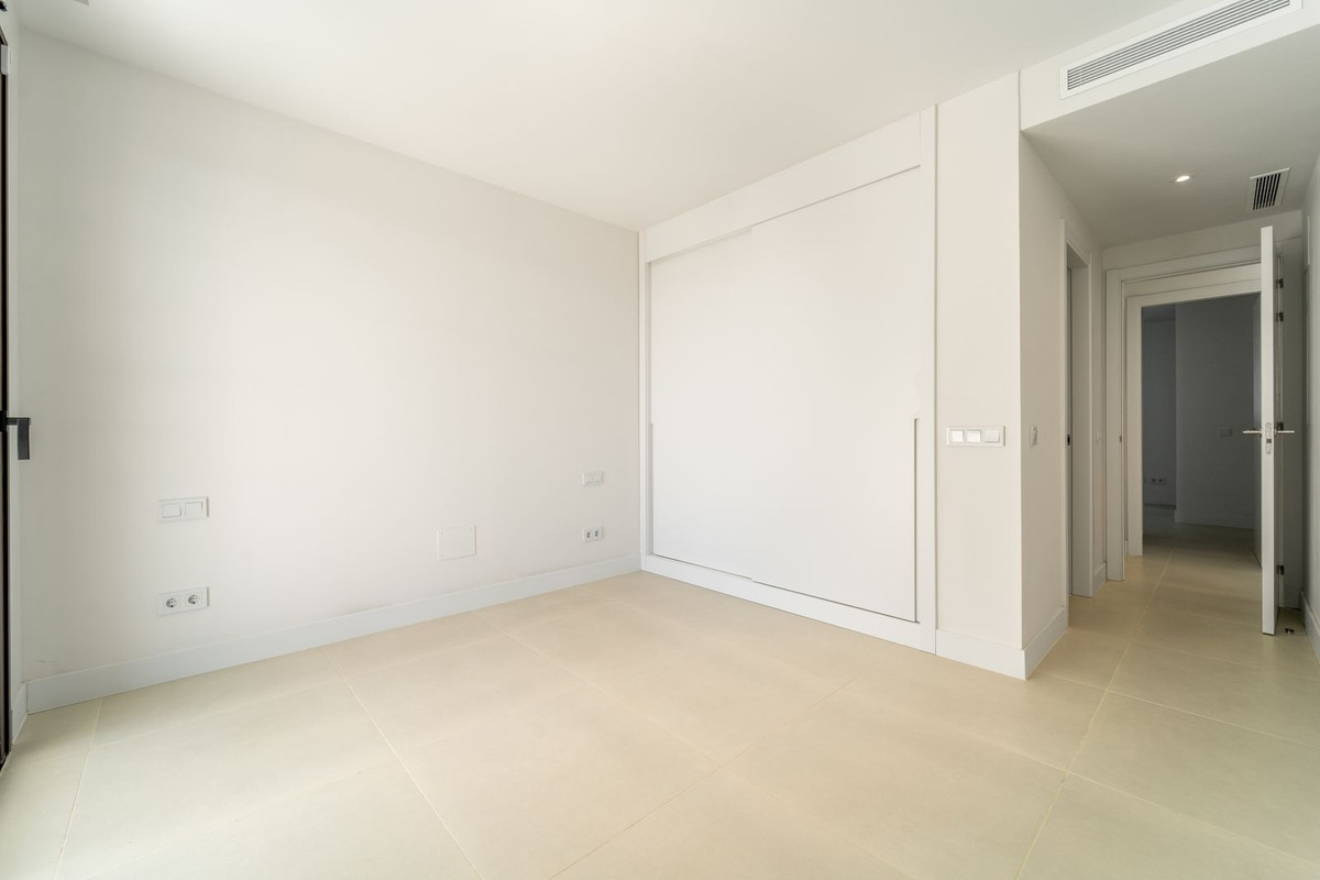 Se vende Apartamento Planta Media de 3 dormitorios en Costa Del Sol, Málaga, España