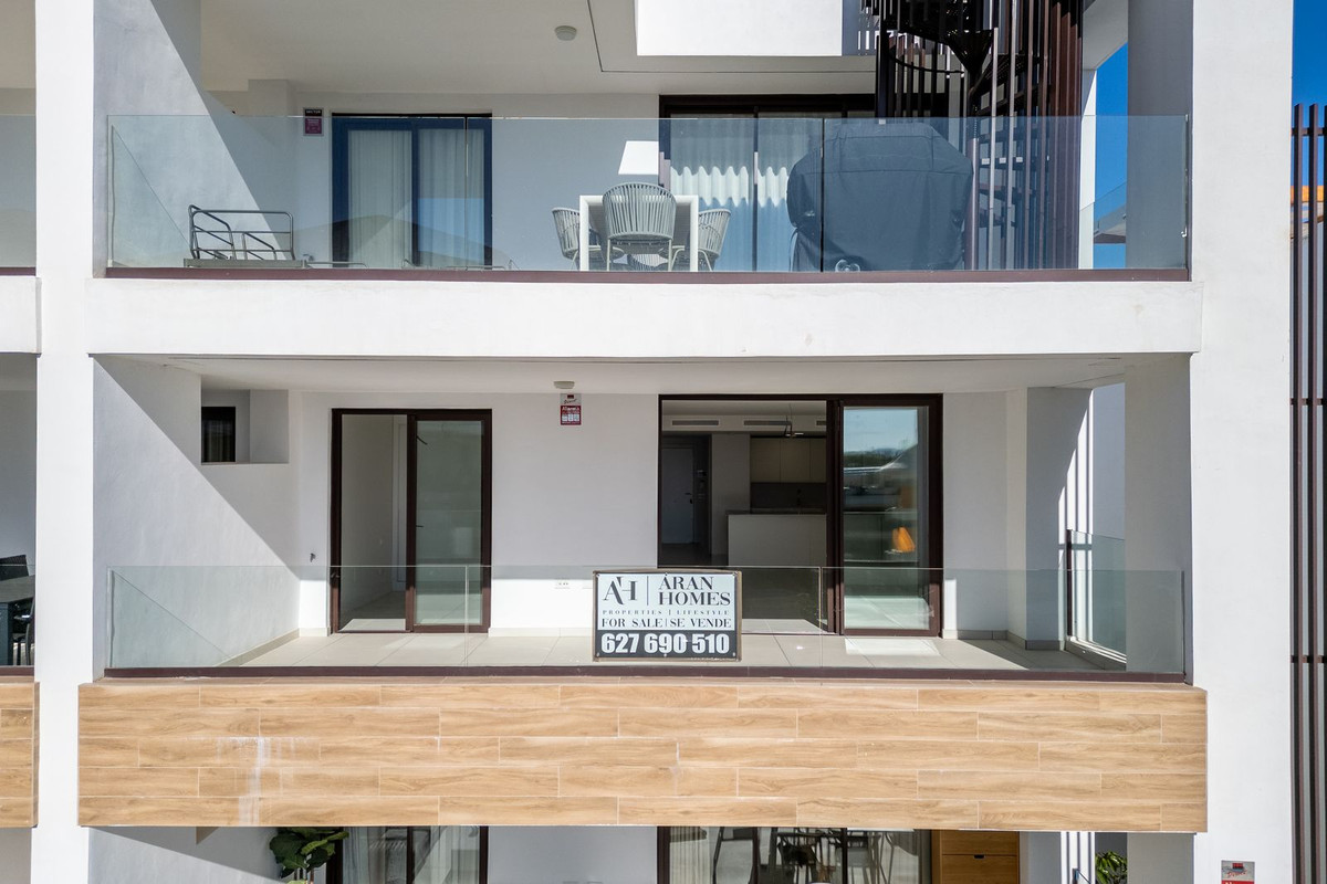 Se vende Apartamento Planta Media de 3 dormitorios en Costa Del Sol, Málaga, España