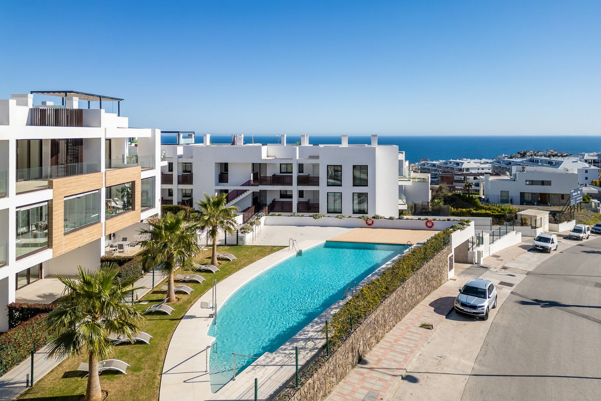 Se vende Apartamento Planta Media de 3 dormitorios en Costa Del Sol, Málaga, España