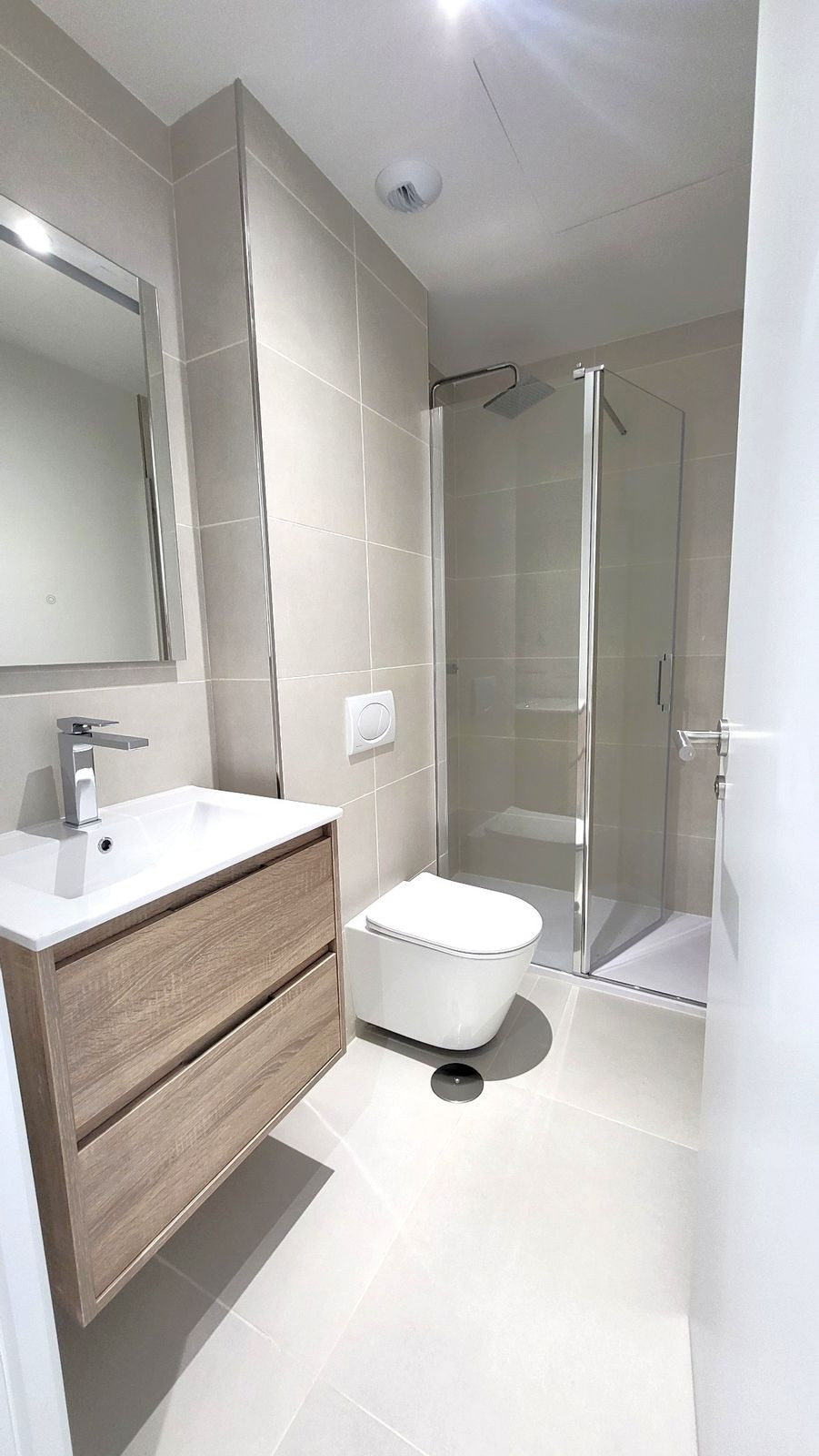 Se vende Apartamento Planta Media de 3 dormitorios en Costa Del Sol, Málaga, España