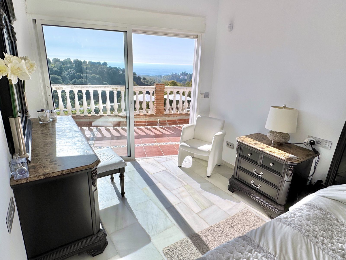 Se vende Villa - Chalet de 5 dormitorios en Costa Del Sol, Málaga, España