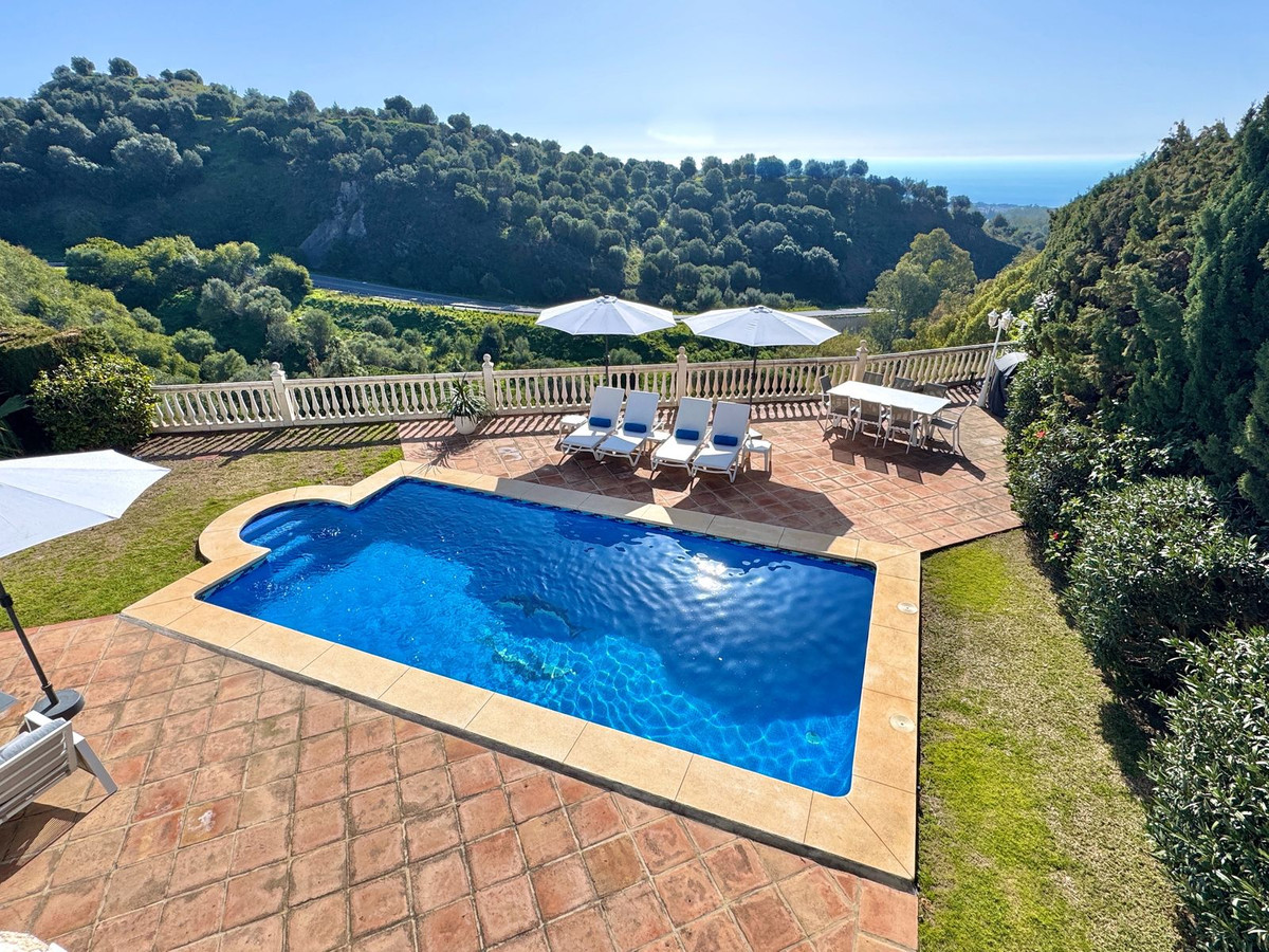 Se vende Villa - Chalet de 5 dormitorios en Costa Del Sol, Málaga, España