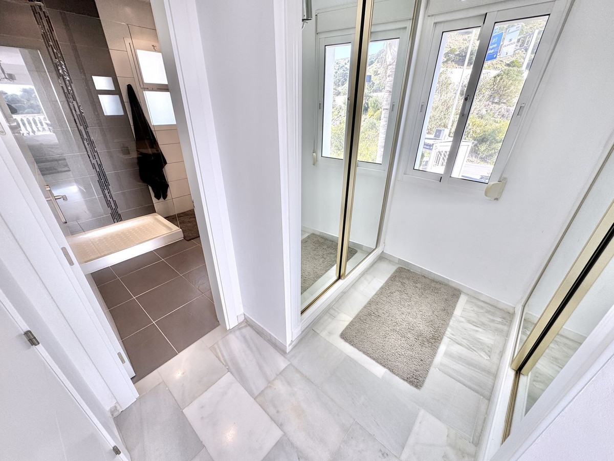Se vende Villa - Chalet de 5 dormitorios en Costa Del Sol, Málaga, España