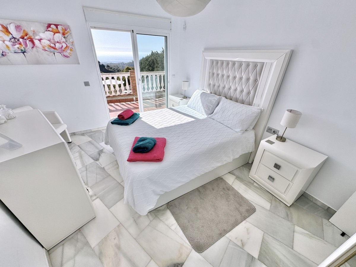 Se vende Villa - Chalet de 5 dormitorios en Costa Del Sol, Málaga, España