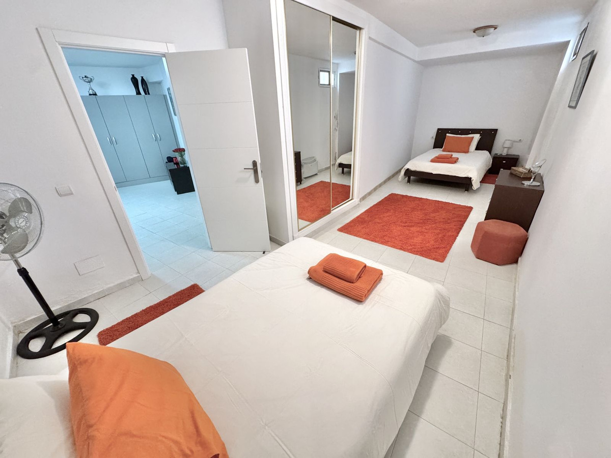 Se vende Villa - Chalet de 5 dormitorios en Costa Del Sol, Málaga, España