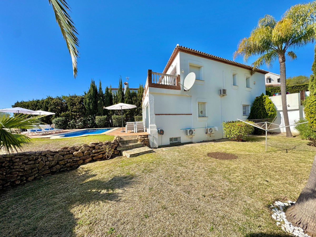 Se vende Villa - Chalet de 5 dormitorios en Costa Del Sol, Málaga, España