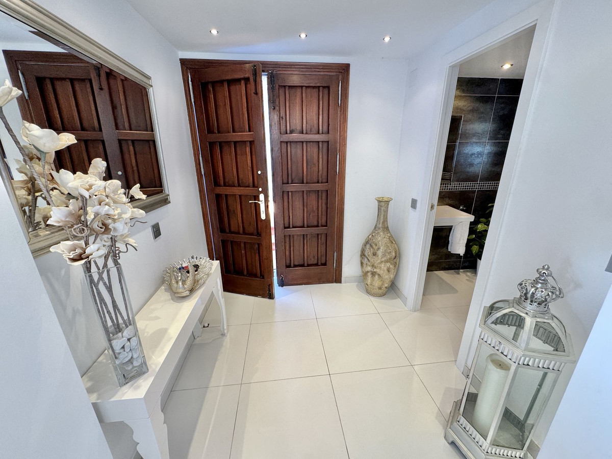 Se vende Villa - Chalet de 5 dormitorios en Costa Del Sol, Málaga, España