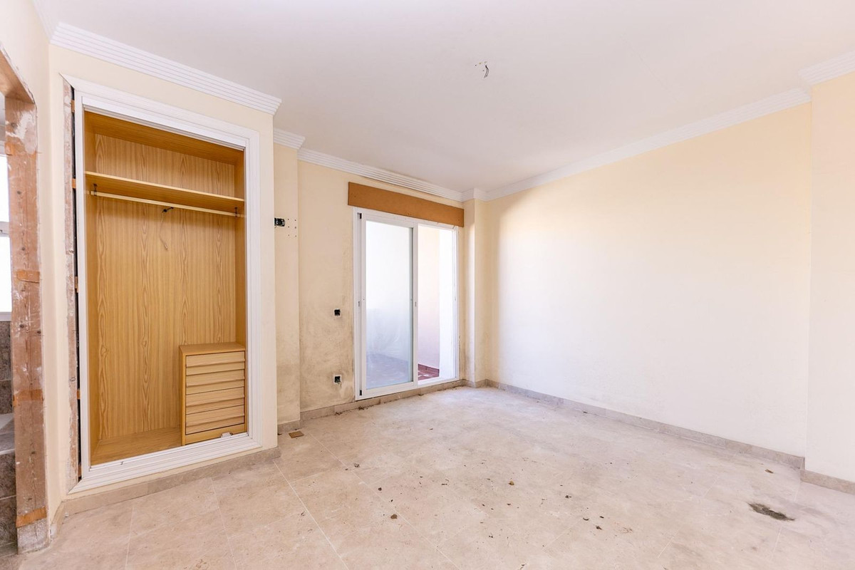 3 Bed Townhouse for sale in La Duquesa Costa Del Sol, Málaga, Spain