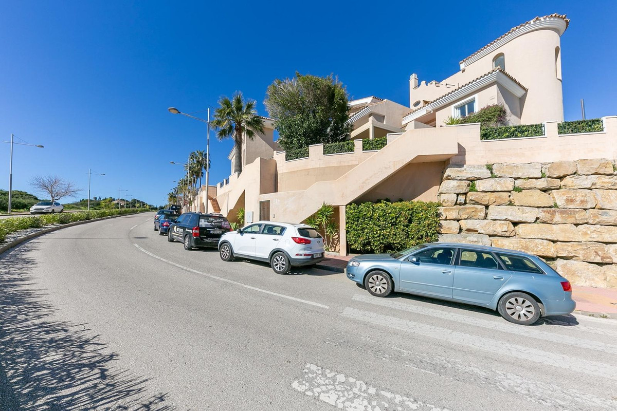 3 Bed Townhouse for sale in La Duquesa Costa Del Sol, Málaga, Spain