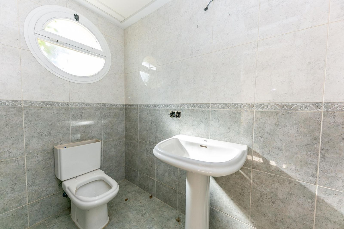 3 Bed Townhouse for sale in La Duquesa Costa Del Sol, Málaga, Spain