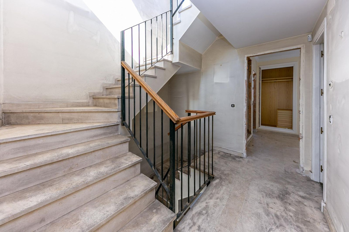 3 Bed Townhouse for sale in La Duquesa Costa Del Sol, Málaga, Spain