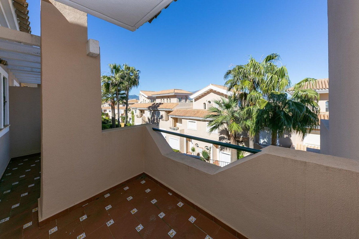 3 Bed Townhouse for sale in La Duquesa Costa Del Sol, Málaga, Spain