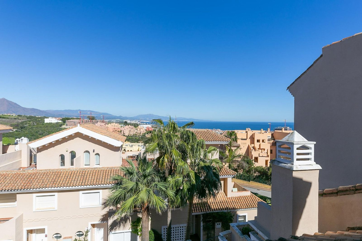 3 Bed Townhouse for sale in La Duquesa Costa Del Sol, Málaga, Spain