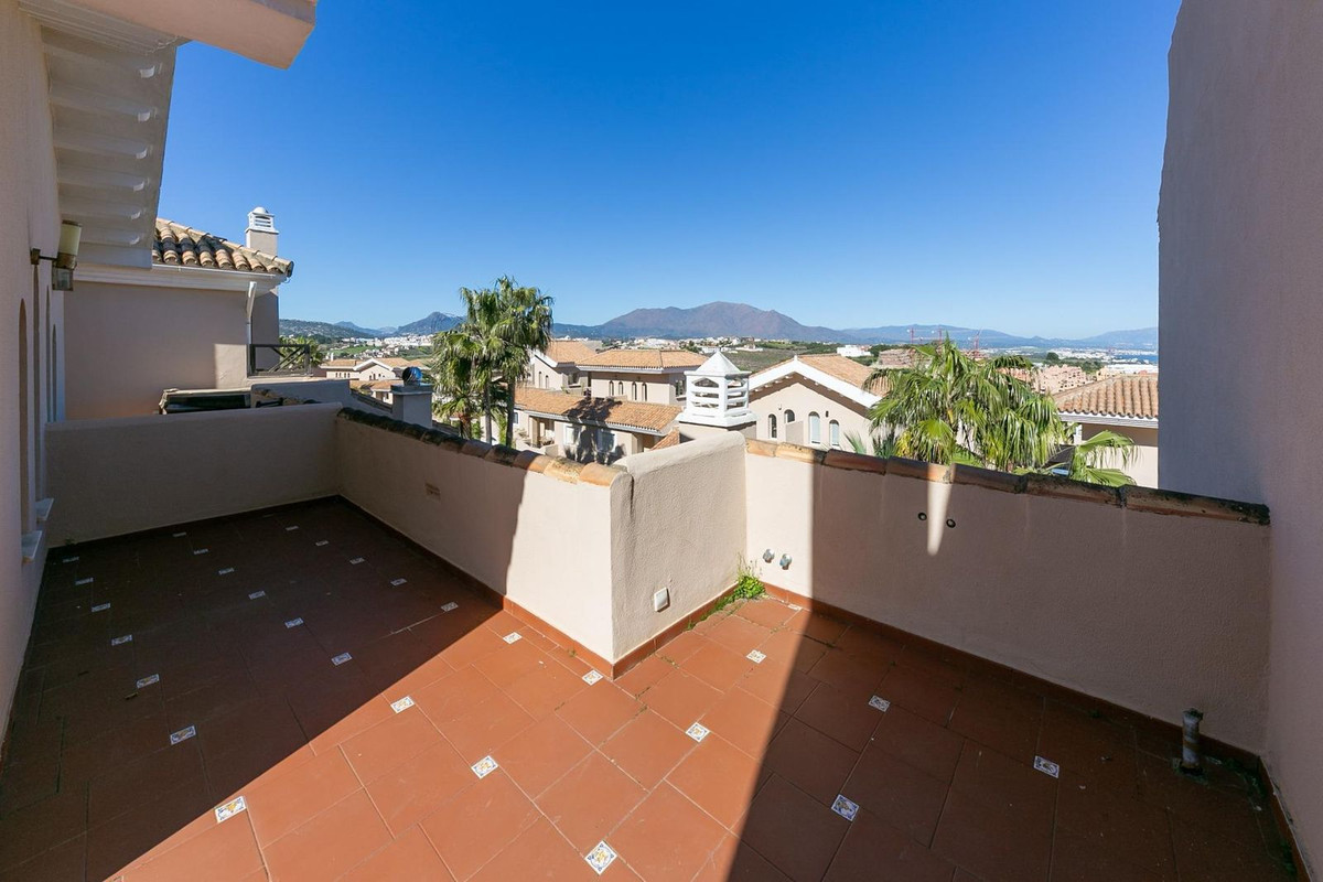 3 Bed Townhouse for sale in La Duquesa Costa Del Sol, Málaga, Spain