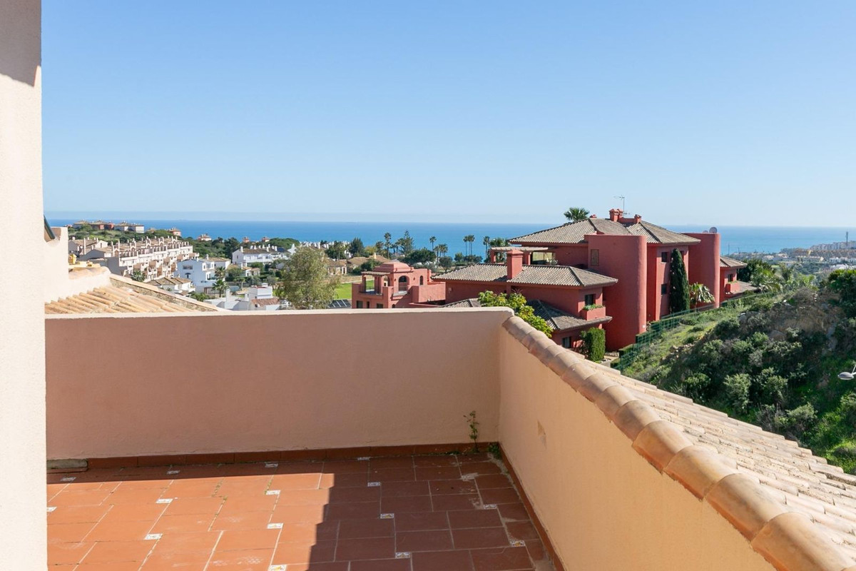 3 Bed Townhouse for sale in La Duquesa Costa Del Sol, Málaga, Spain