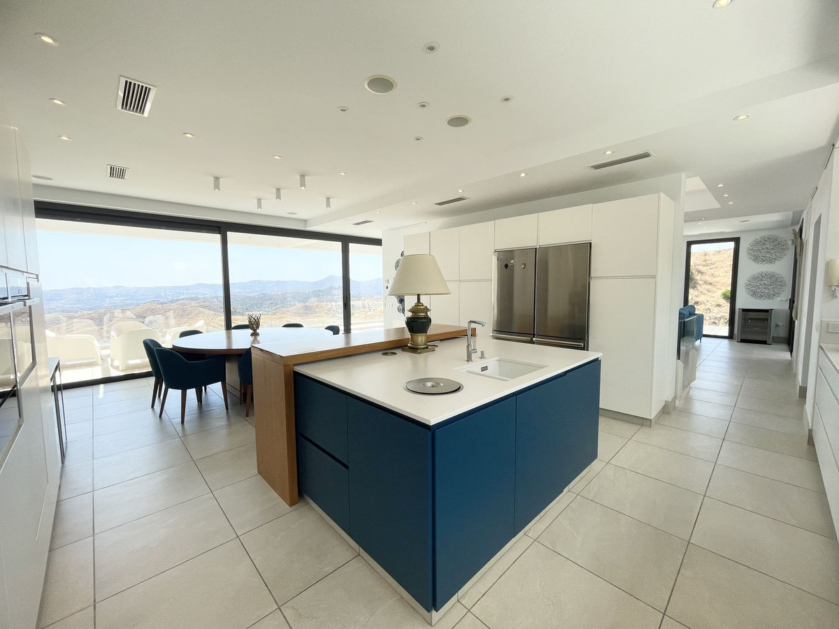 Se vende Villa - Chalet de 4 dormitorios en Costa Del Sol, Málaga, España