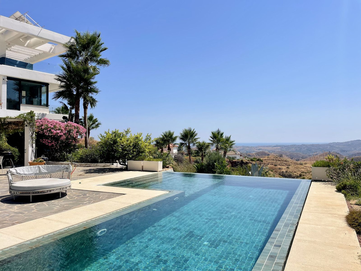 Se vende Villa - Chalet de 4 dormitorios en Costa Del Sol, Málaga, España