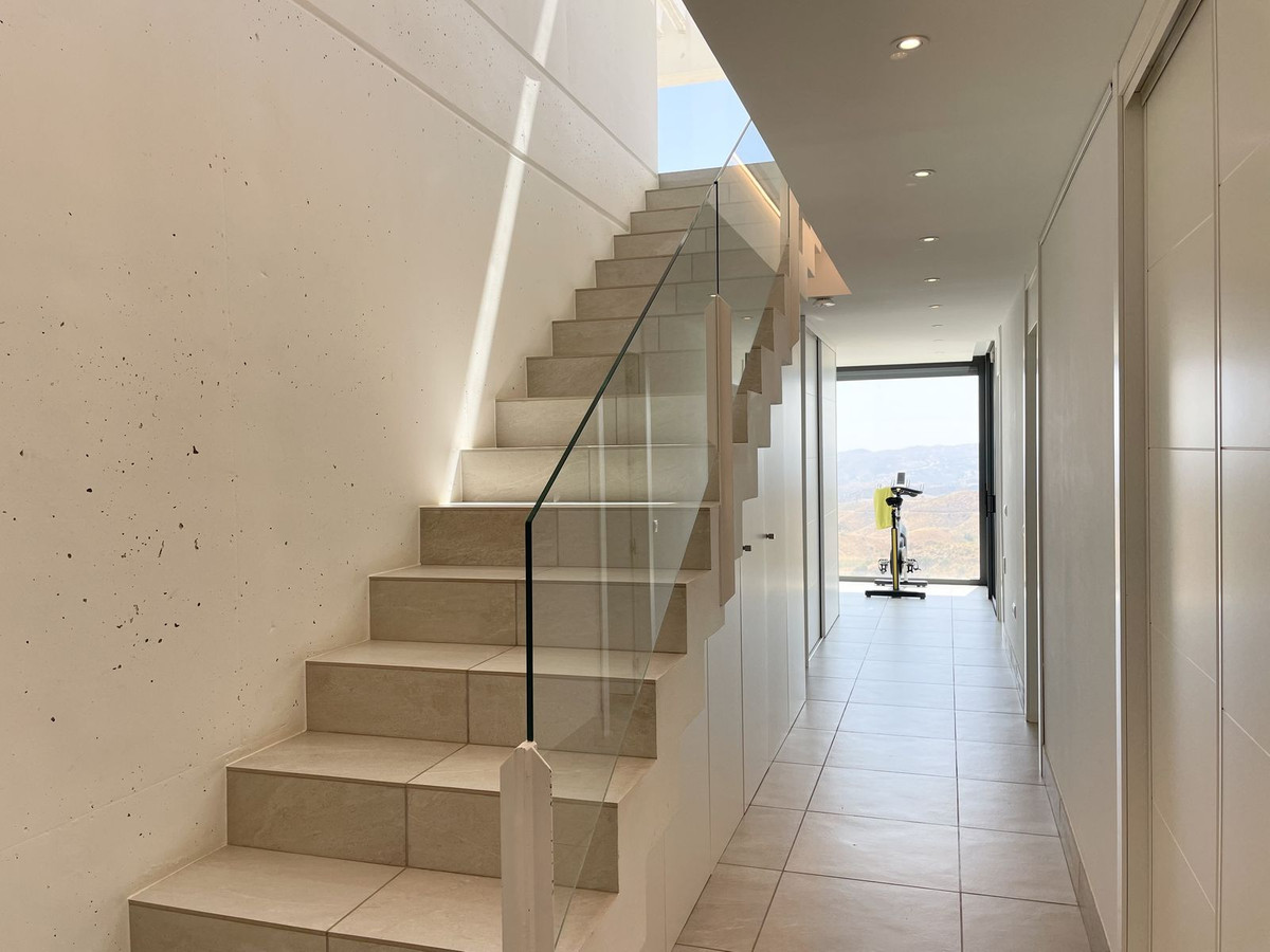 Se vende Villa - Chalet de 4 dormitorios en Costa Del Sol, Málaga, España