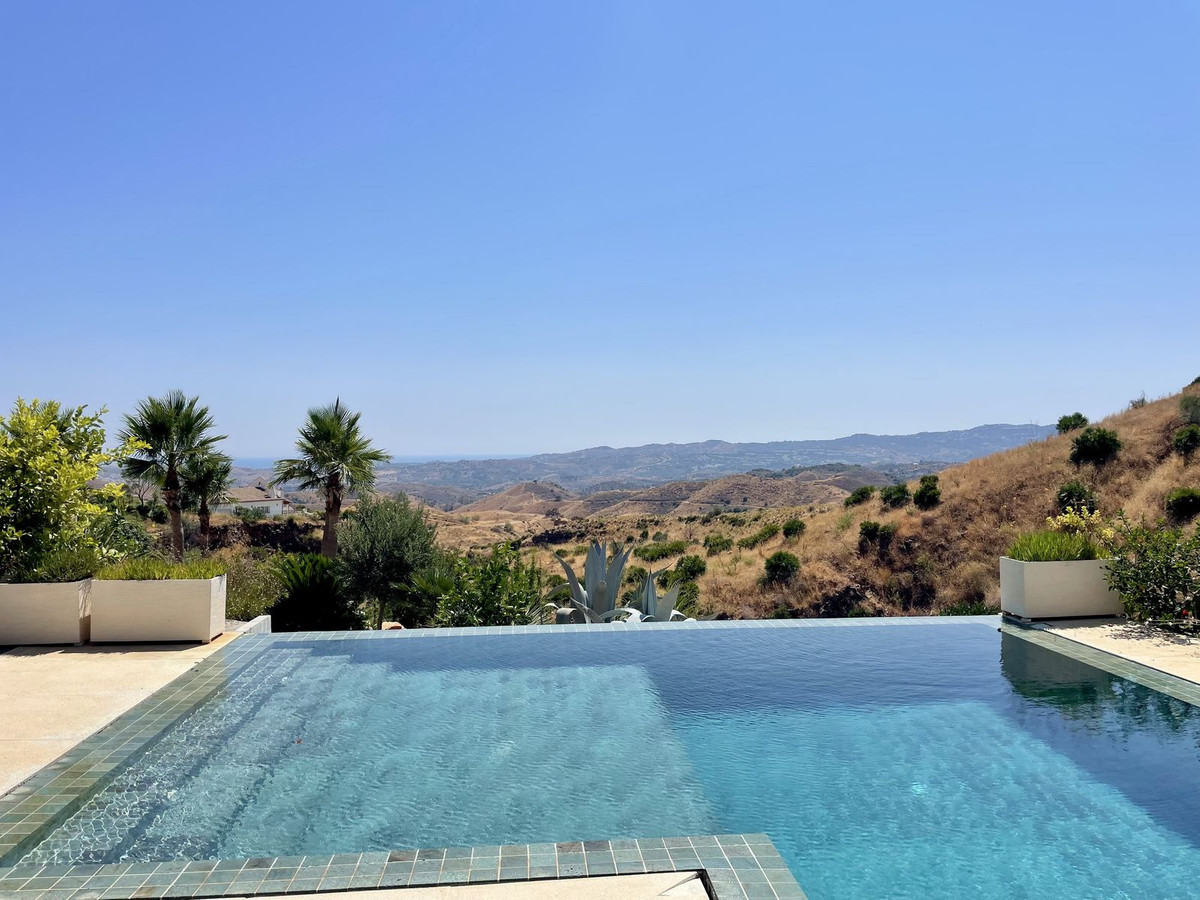 Se vende Villa - Chalet de 4 dormitorios en Costa Del Sol, Málaga, España