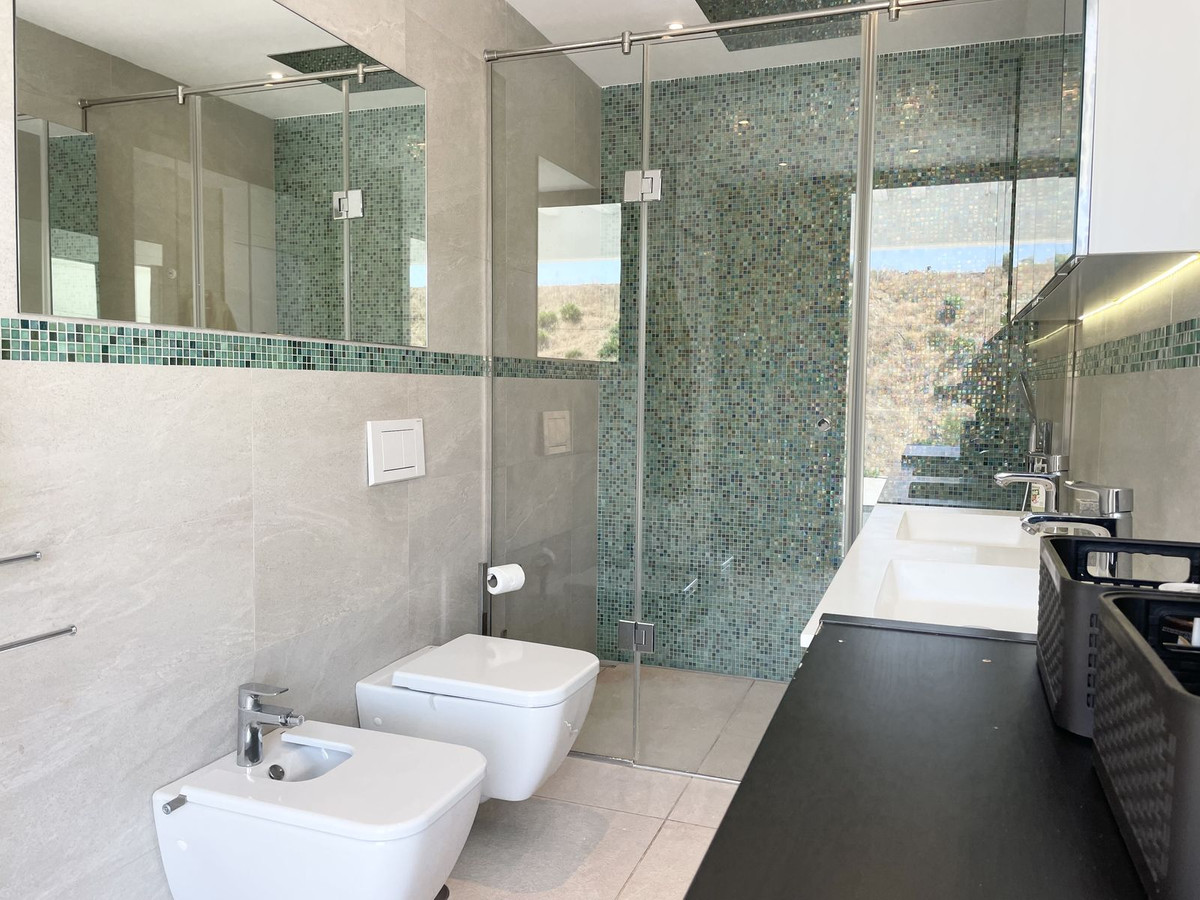 Se vende Villa - Chalet de 4 dormitorios en Costa Del Sol, Málaga, España